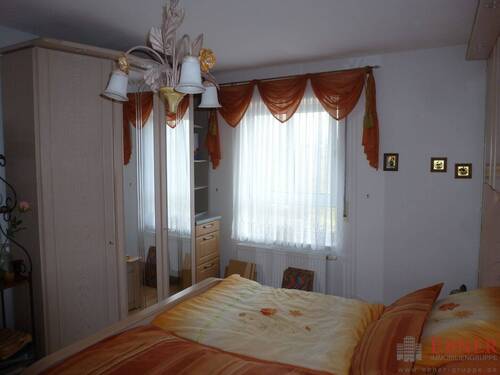 Schlafzimmer 1 - Etagenwohnung mit 71,40 m&sup2; in Viechtach zur Miete