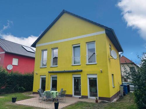 Rückansicht - Traumhaftes Einfamilienhaus mit großzügigem Wohnkomfort in Naumburg