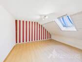 CAM04062G0-PR0049-STILL013 - 