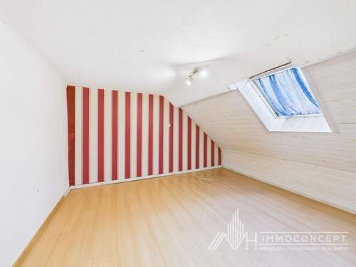 CAM04062G0-PR0049-STILL013 - 