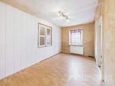 CAM04062G0-PR0049-STILL009 - 
