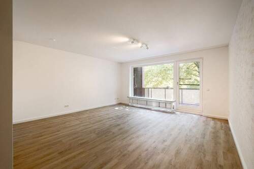 Wohnzimmer - 1 Zimmer Etagenwohnung in Hamburg