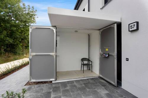 Vorgartenschrank.JPG - 