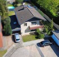 Familienfreundliches Traumhaus - mit Garten, Terrasse, zwei Garagen und viel Stauraum im Keller - Frechen Habbelrath