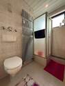 Badezimmer mit Dusche - 