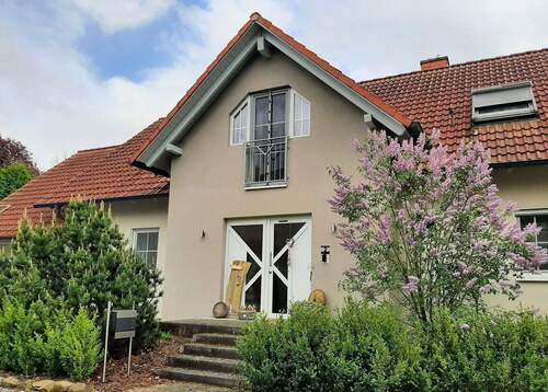 Hauseingang - 6 Zimmer Einfamilienhaus zum Kaufen in Reckendorf