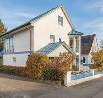 Großzügig. Offen. Besonders. - Einfamilienhaus mit fließenden Übergängen und eingewachsenem Garten - Flensburg Mürwik