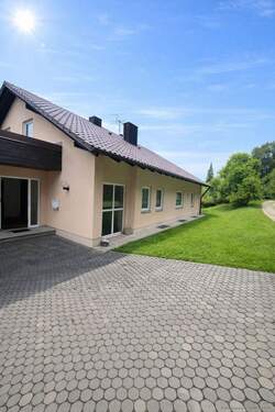 Aussenansicht - Einfamilienhaus mit großem Grundstück in Kipfenberg Willkommen in Ihrem neuen Zuhause