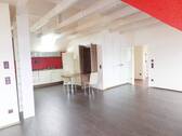 offene Küche mit EBK - 3 Zimmer Etagenwohnung zur Miete in Neu-Anspach
