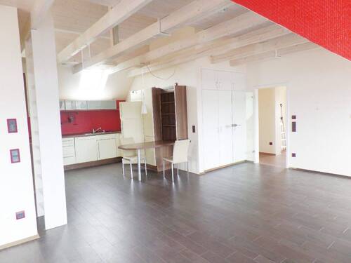 offene Küche mit EBK - 3 Zimmer Etagenwohnung zur Miete in Neu-Anspach
