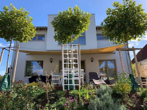 Bild 1 - Neu gebautes Einfamilienhaus mit Garten