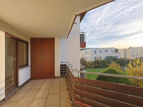 Großer Balkon mit Stauraum - Etagenwohnung mit 66,00 m² in Leonberg zur Miete