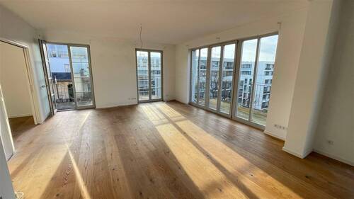 Wohn-/Essbereich Westflügel - TRAUMWOHNUNG MIT 5 SCHLAFZIMMERN*80QM WOHN-ESSBEREICH*3BALKONE*3 BÄDER*LIFT*STELLPLATZ