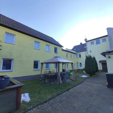 Mehrfamilienhaus mit Garten - 