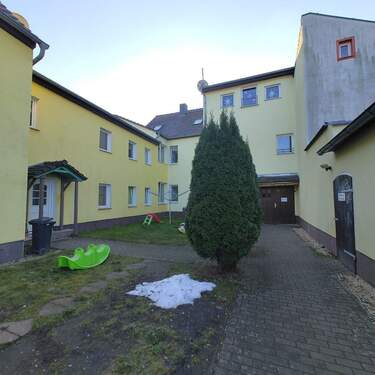 Mehrfamilienhaus mit Garten - 