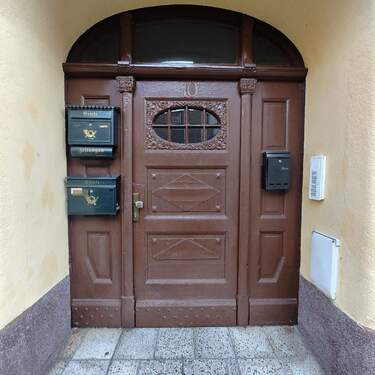 Historische Holztür - 1 Zimmer Mehrfamilienhaus, Wohnhaus in Rothenburg/Oberlausitz
