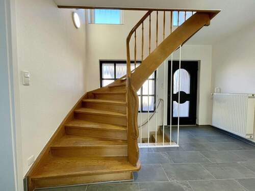 Eingangsbereich EG - 1 Zimmer Einfamilienhaus in Bad Homburg