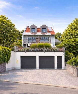 Bild 1 - Architektenhaus in exklusiver Berglage von Landshut - Panoramablick & hochwertiger Ausstattung!