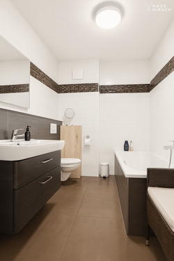 Ebene 4 - Dusch - und Badezimmer - 