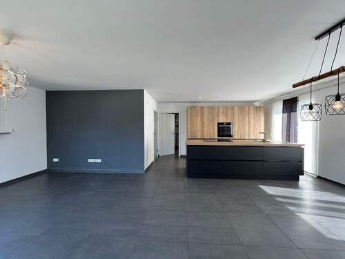 Wohn- und Essbereich mit integrierter Küche - 4 Zimmer Einfamilienhaus in Großenseebach