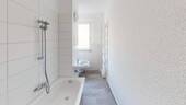 Bad mit Wanne - Etagenwohnung mit 71,40 m&sup2; in Chemnitz zur Miete