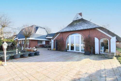 Vorderansicht 1.2 - Ein Zuhause mit Herz zum Bestpreis - großzügiges Familienanwesen in ruhiger Feldrandlage