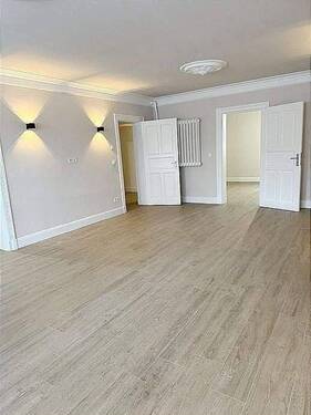 gut geschnittene Zimmer - Besondere und Top sanierte 3-Zimmer-Wohnung Wohnbüro Tiefparterre Terrasse EBK Rothenbaum ab sofort frei