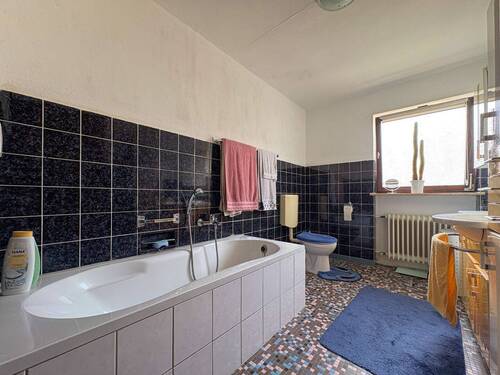 Badezimmer (EG) - 