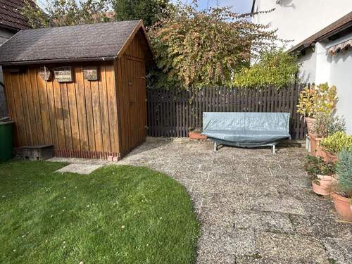 Gartenhaus hinter der Garage - 