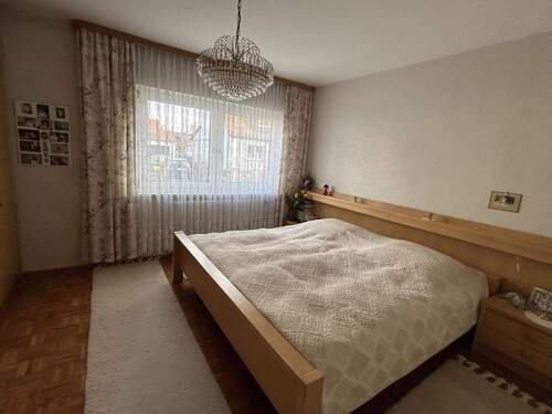 Schlafzimmer EG - Einfamilienhaus mit 130,00 m&sup2; in Kalchreuth zum Kaufen