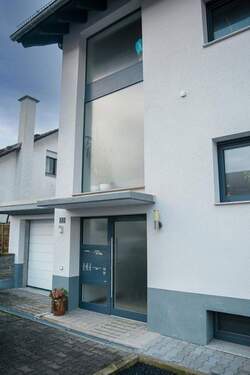 Hauseingang - Mehrfamilienhaus, Wohnhaus mit 306,00 m&sup2; in Ellerstadt zum Kaufen