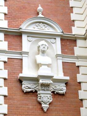 Fassade (Bild 1) - Etagenwohnung mit 79,00 m&sup2; in Görlitz zum Kaufen