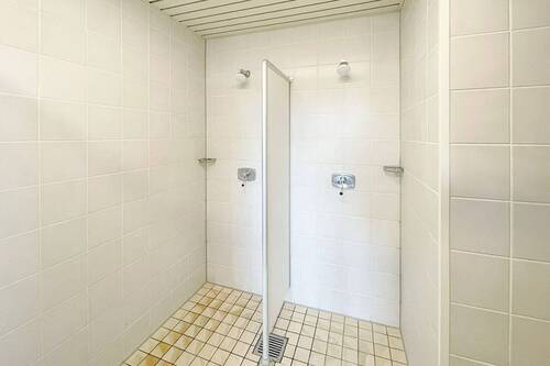 Duschen_Pool_und Sauna - 