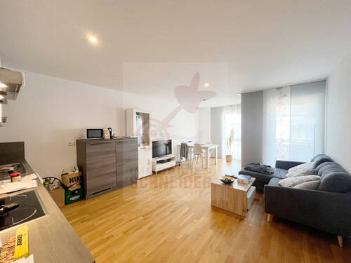 Wohnzimmer I - 2 Zimmer Etagenwohnung zur Miete in Neufinsing