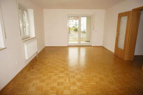 Wohnzimmer - 2 Zimmer Etagenwohnung zur Miete in Flöha
