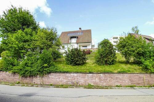 Vordere Hausansicht - 6 Zimmer Einfamilienhaus zum Kaufen in Sankt Georgen