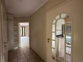Flur Richtung Wohnzimmer - 