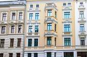 Außenansicht straßenseitig - 2 Zimmer Etagenwohnung zum Kaufen in Magdeburg