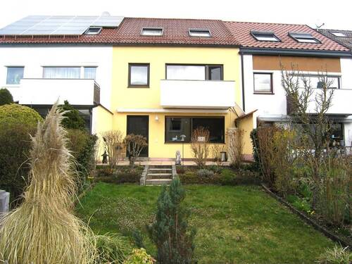 Gartenanischt - Gepflegtes Reihenmittelhaus mit Garage