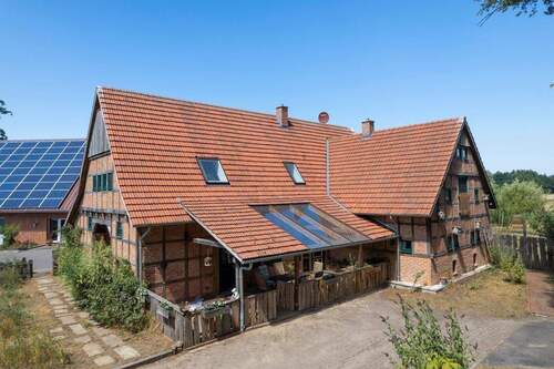 Seitenansicht.jpg - Resthof in traumhafter Landschaft