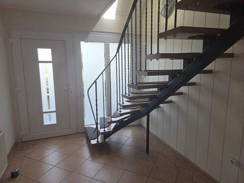 Flur im Erdgeschoss - Einfamilienhaus mit 158,00 m&sup2; in Rhauderfehn zum Kaufen