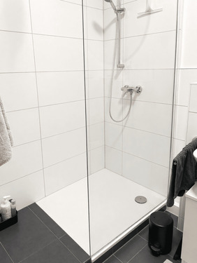 Badezimmer sanierte Wohnung (Dusche Detail) - 