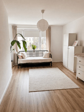 Schlafzimmer 2 sanierte Wohnung - 