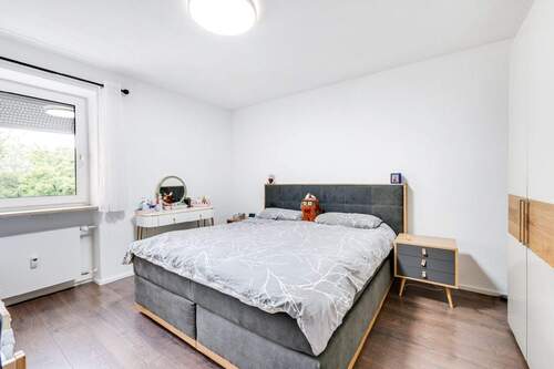 Schlafzimmer - Etagenwohnung mit 67,30 m² in München zum Kaufen