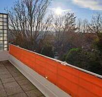 Evergreen:) Komfortable 3½-R.-Wohnung mit großem Balkon in Bergerhausen - Essen