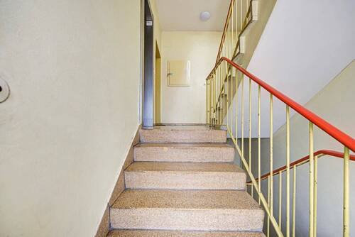 Treppenhaus - Etagenwohnung mit 55,70 m&sup2; in Berlin zum Kaufen