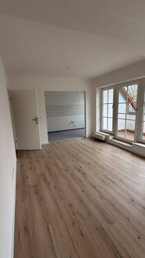 Wohnzimmer - 4 Zimmer Etagenwohnung in Nöda