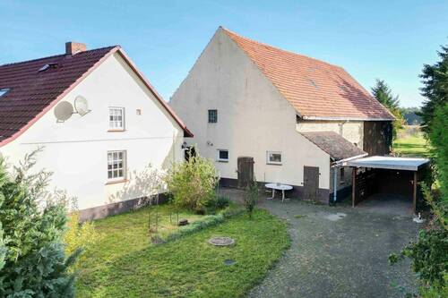 Außenansicht Innenhof - 3 Zimmer Doppelhaushälfte zum Kaufen in Hohen Wangelin