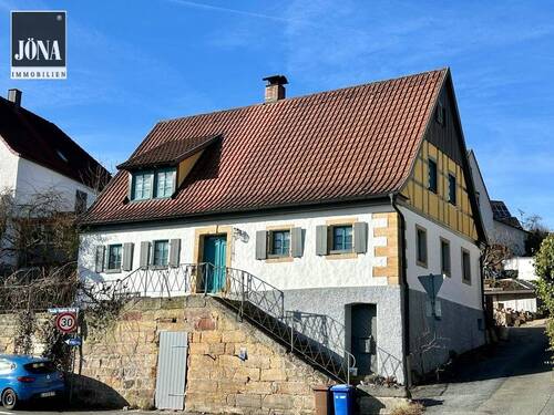 Bild 1 - Willkommen in Ihrem zukünftigen Zuhause! Historisches Fachwerkhaus mit Charme und kleinem Garten