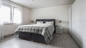 Schlafzimmer 2 - Großzügige Drei-Zimmer-Wohnung mit Garagenstellplatz und traumhafter Aussicht in Stuttgart-Rohr